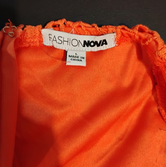 Fashion Nova Vibrant Coral (Orange/Pink) Lace Romper Size Large - Picture 8 of 8